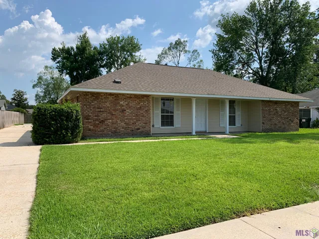 $1,750 | 40111 La Rochelle Road, Prairieville, LA 70769