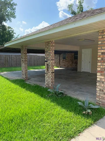 $1,750 | 40111 La Rochelle Road, Prairieville, LA 70769