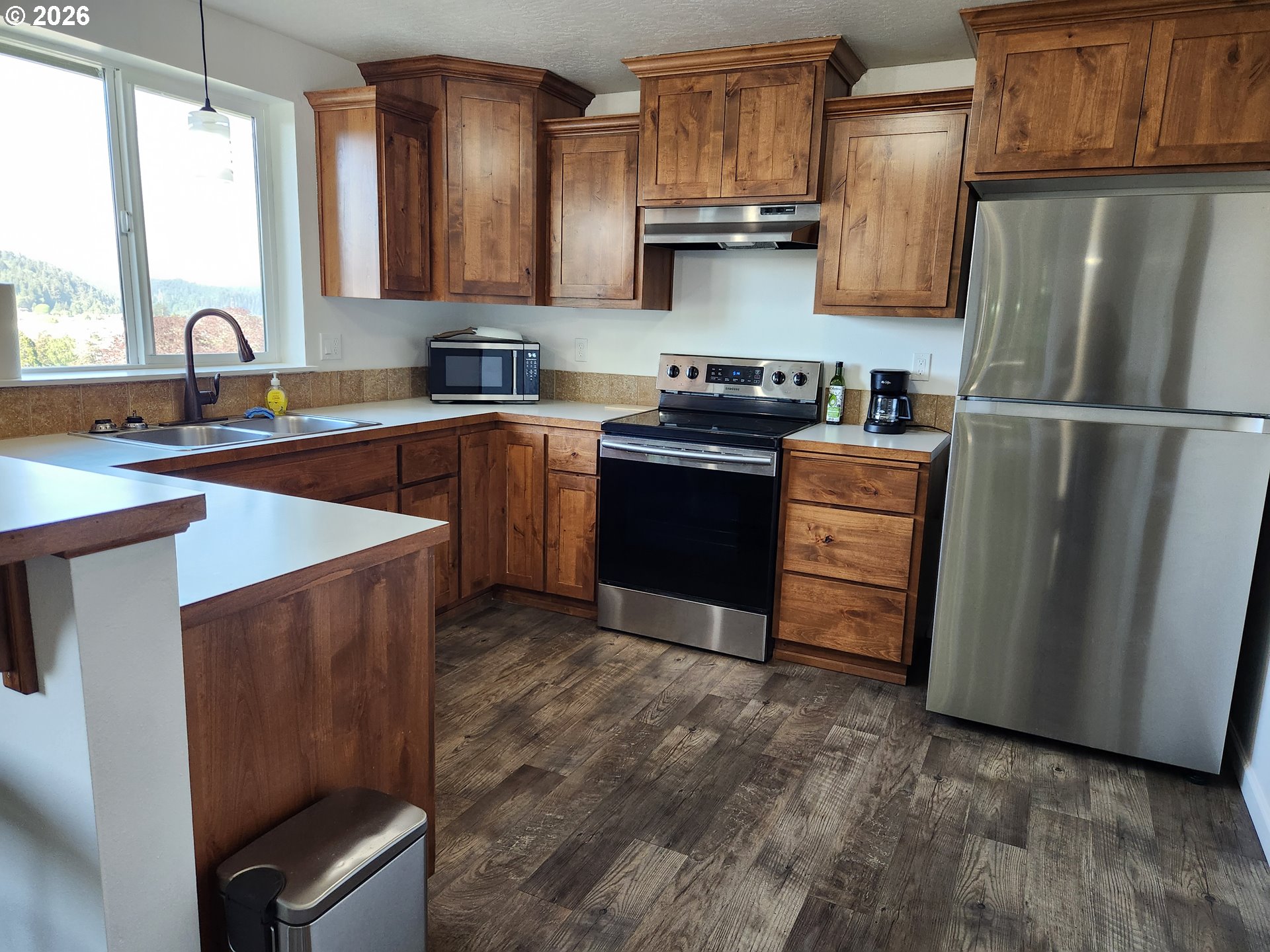 915 Bellevue Drive Reedsport, OR 97467 - Photo 13 of 38