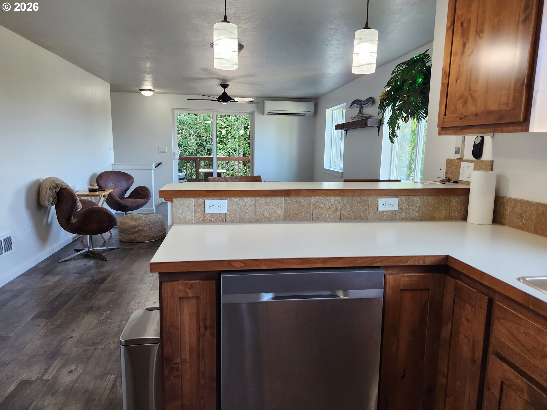 915 Bellevue Drive Reedsport, OR 97467 - Photo 14 of 38