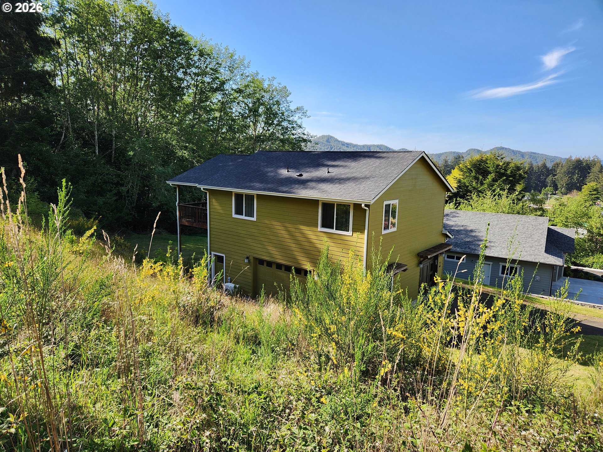 915 Bellevue Drive Reedsport, OR 97467 - Photo 2 of 38