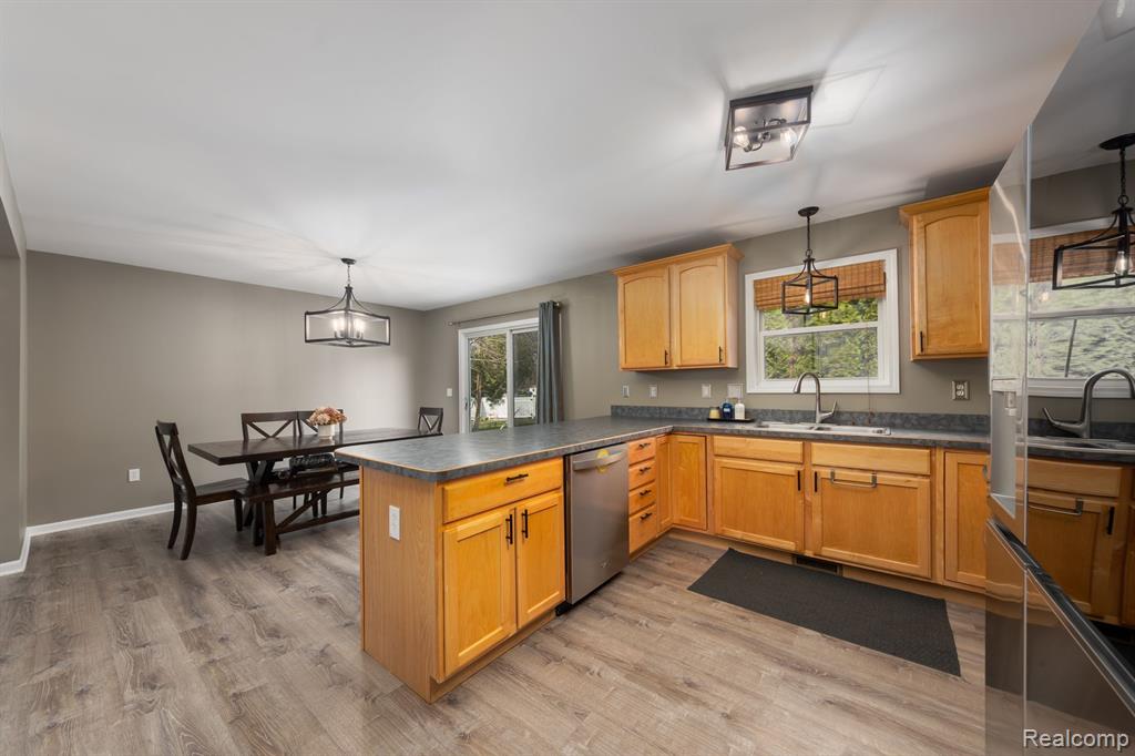 2383 Ava Howell, MI 48843 - Photo 8 of 30 Gallery Image 8