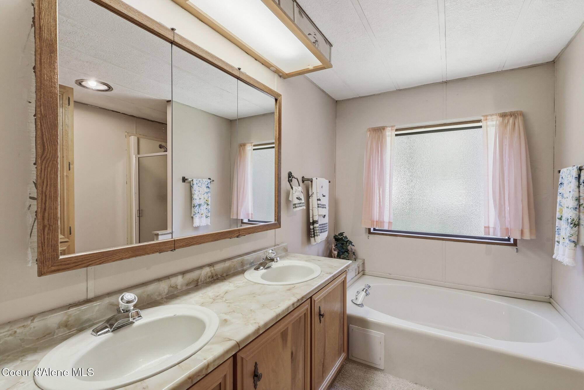 13118 Hellroaring Road Athol, ID 83801 - Photo 18 of 46 Ensuite bathroom