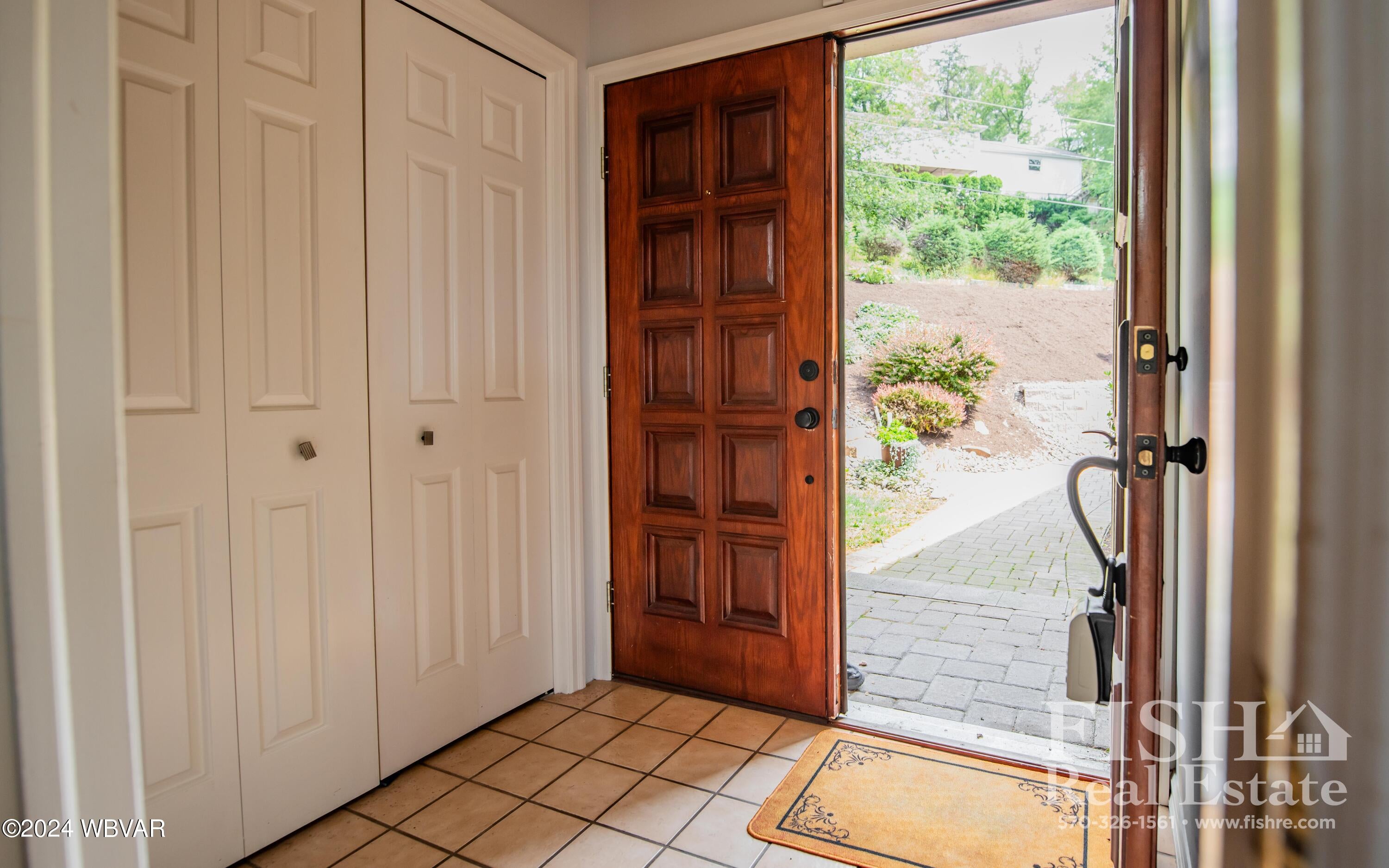 222 Roderick Road Williamsport, PA 17701 - Photo 8 of 43 Foyer