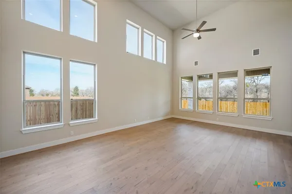 $564,957 | 237 Lacey Oak, Castroville, TX 78009