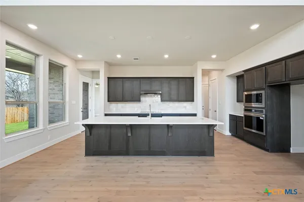 $564,957 | 237 Lacey Oak, Castroville, TX 78009