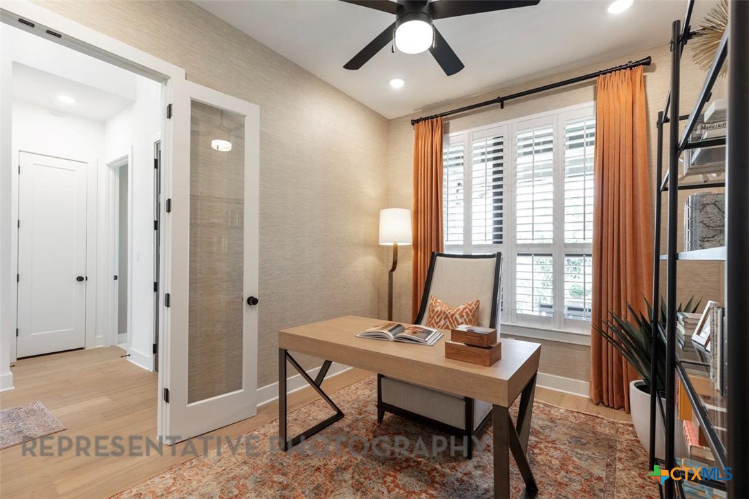 237 Lacey Oak Castroville, TX 78009 - Photo 25 of 46 Study