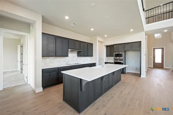 $564,957 | 237 Lacey Oak, Castroville, TX 78009