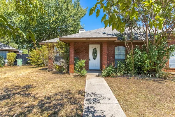 $1,800 | 2301 Kingsford Court, Arlington, TX 76017