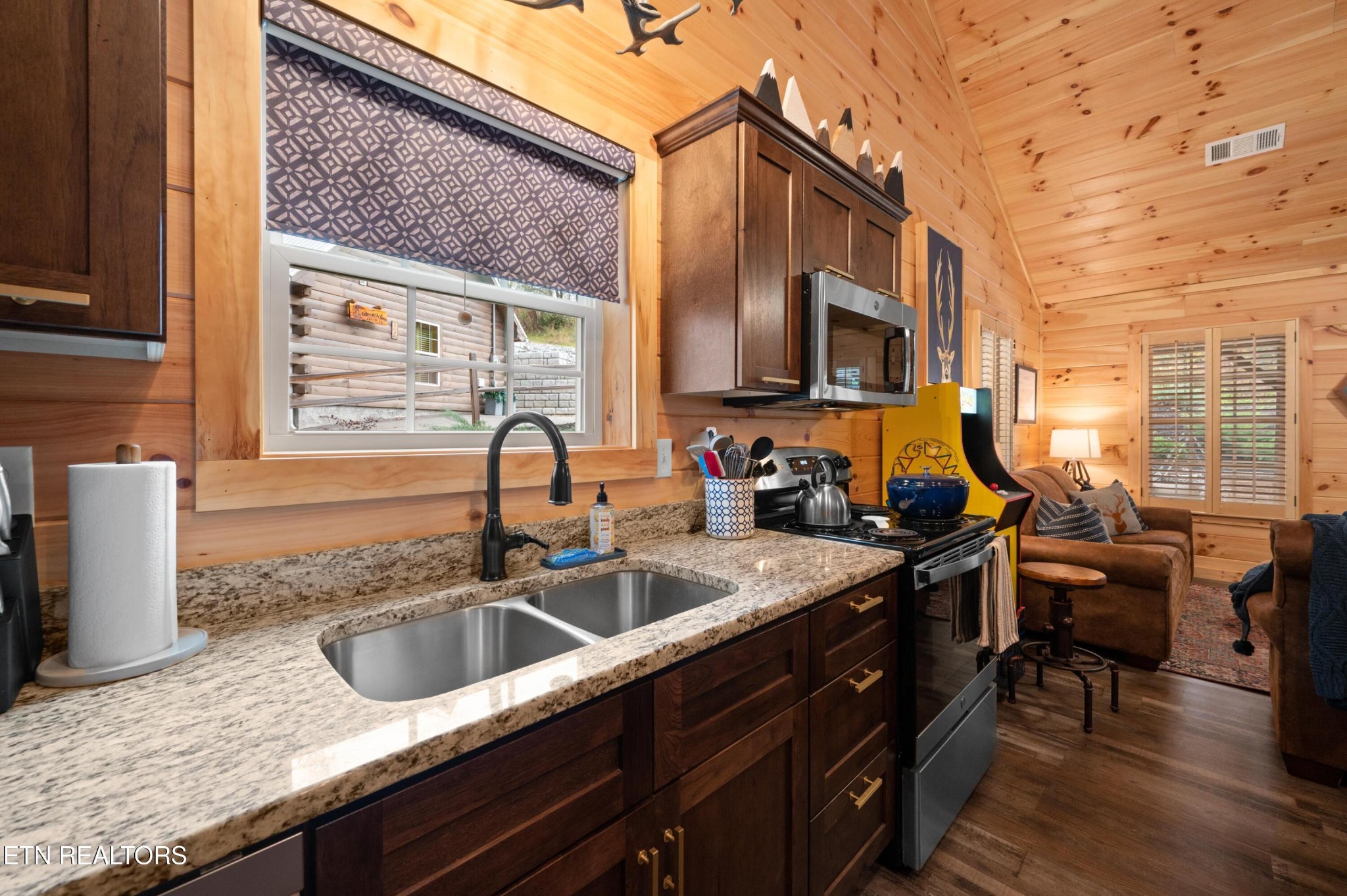 507 Golf Road Sevierville, TN 37863 - Photo 15 of 53