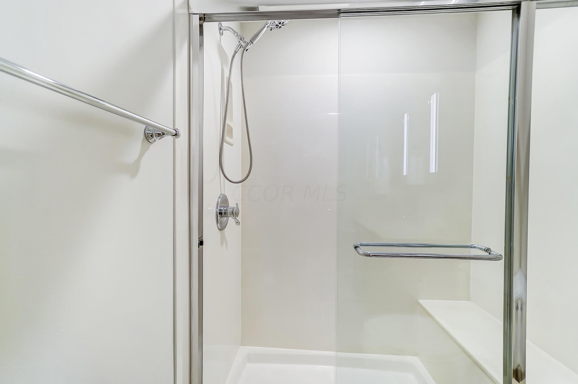 4220 Mountview Road Columbus, OH 43220 - Photo 40 of 66 046