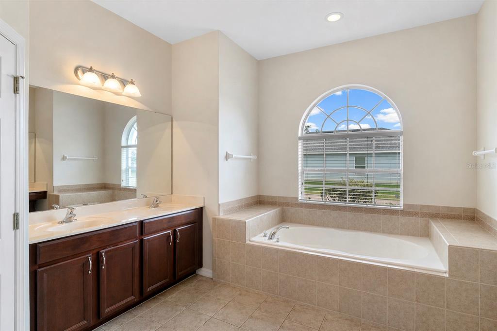 925 Bainbridge Loop Winter Garden, FL 34787 - Photo 13 of 46