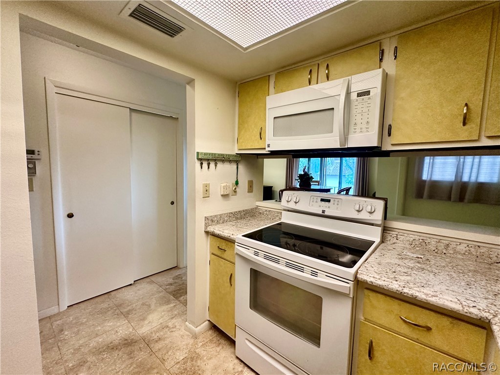 2400 Forest Drive, Unit 227 Inverness, FL 34453 - Photo 5 of 15