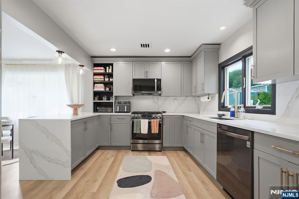 14 Big Piece Road Fairfield, NJ 07004 - Photo 7 of 38 Gallery Image 7