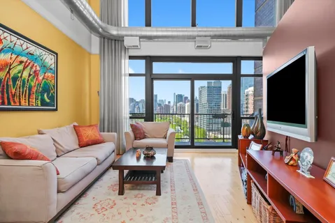 $3,800 | 1530 South State Street, Unit 1009, Chicago, IL 60605