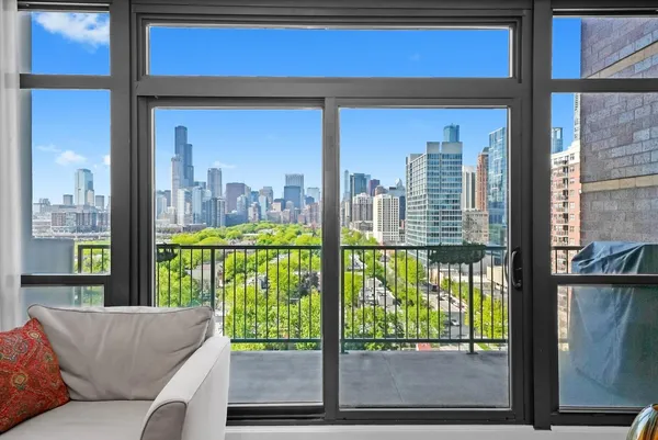 $3,800 | 1530 South State Street, Unit 1009, Chicago, IL 60605