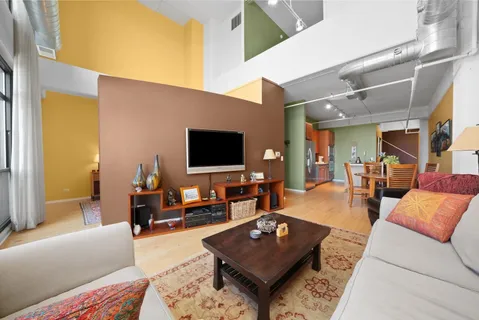 $3,800 | 1530 South State Street, Unit 1009, Chicago, IL 60605