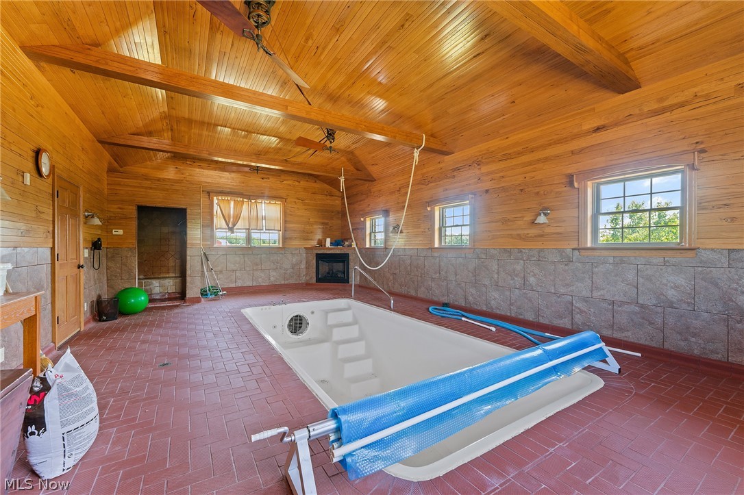 13721 Beaver Springfield Road New Springfield, OH 44443 - Photo 45 of 48 View of pool