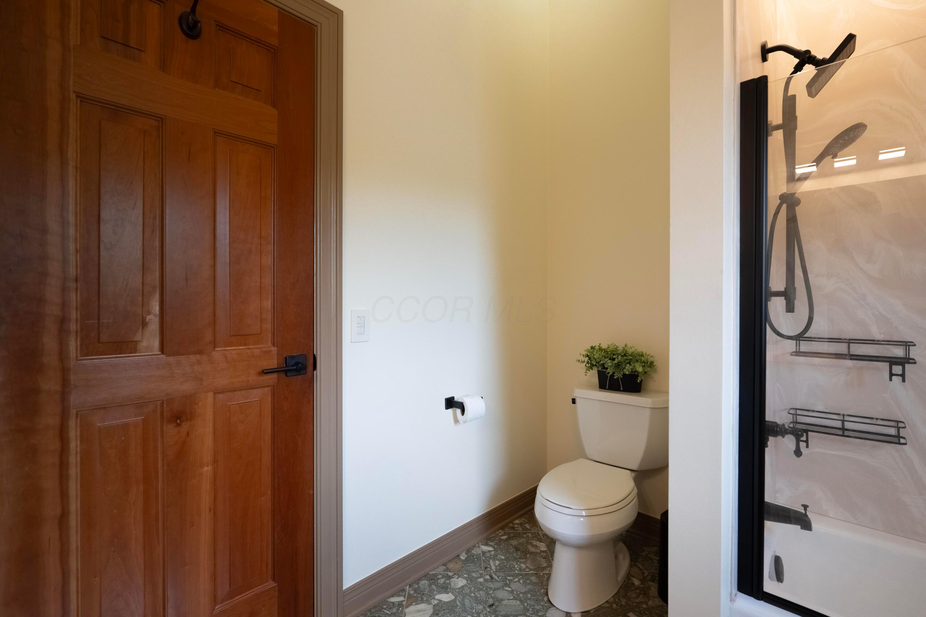 7601 Perry Road Delaware, OH 43015 - Photo 42 of 70 2nd & 3rd Guest Bathroom