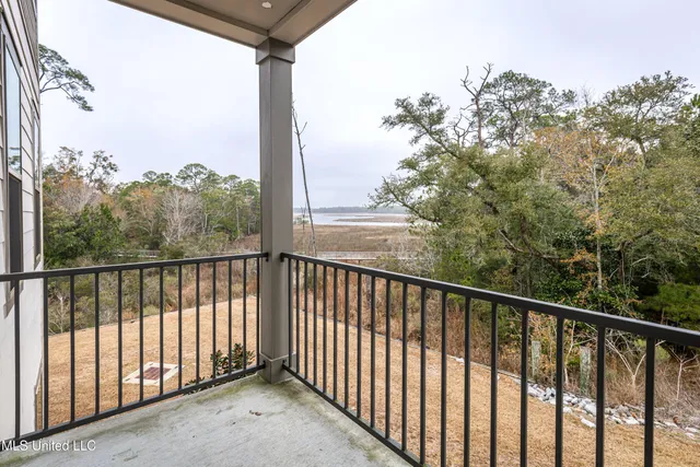 $289,900 | 2501 Bienville Boulevard, Unit 421, Ocean Springs, MS 39564
