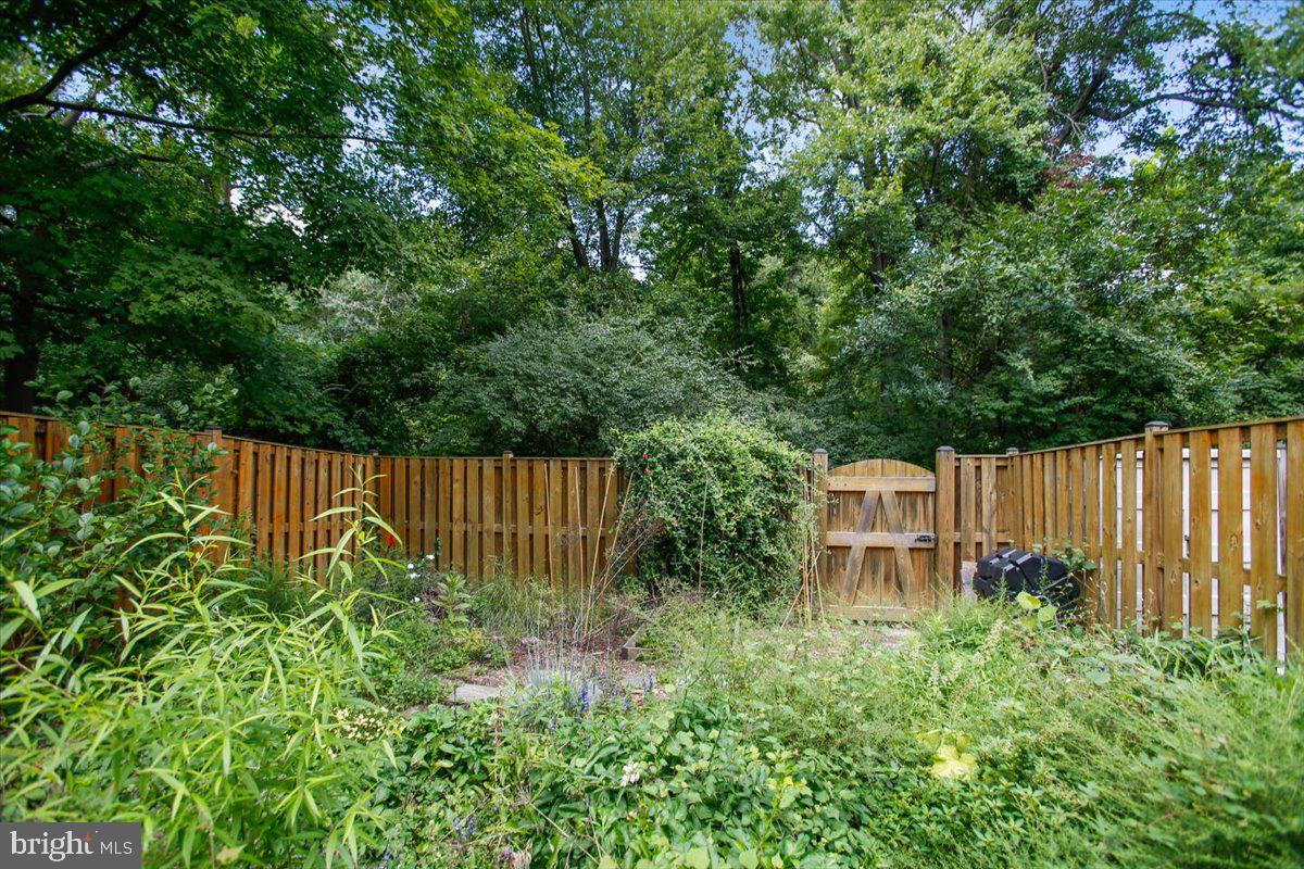 1005 Tapawingo Road Southwest Vienna, VA 22180 - Photo 59 of 76 Gallery Image 59