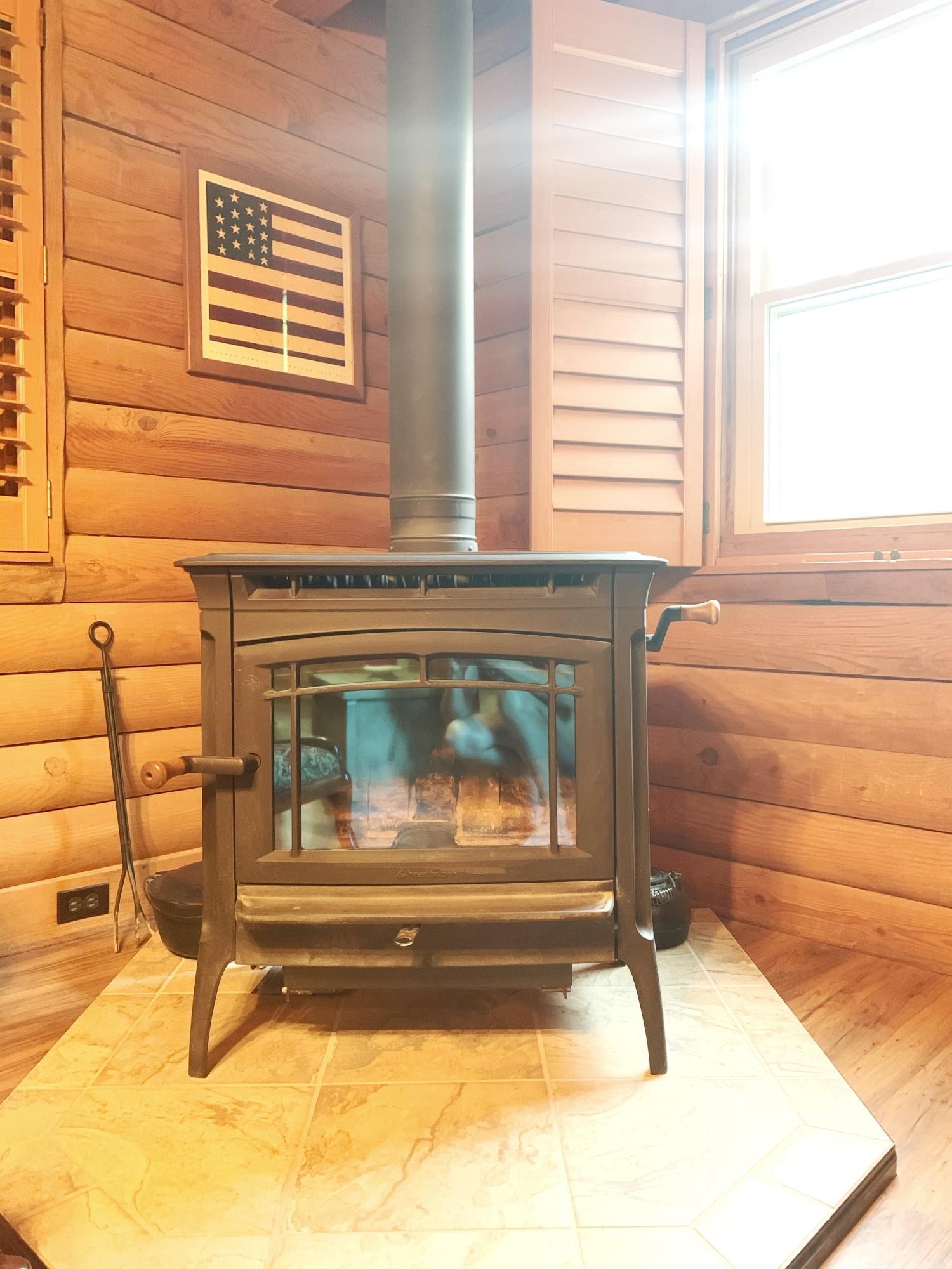10017 Rutledge Pike Corryton, TN 37721 - Photo 6 of 38 a living room with a fireplace