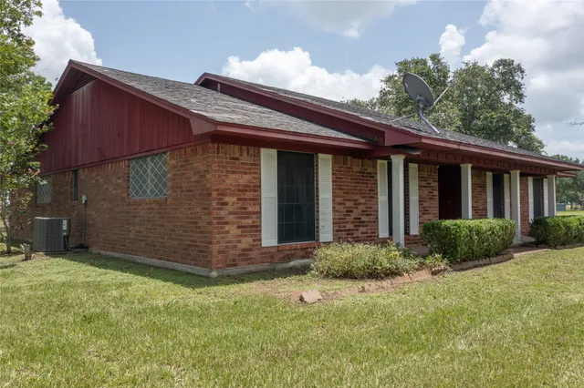 $249,900 | 270 Bode Street, El Campo, TX 77437