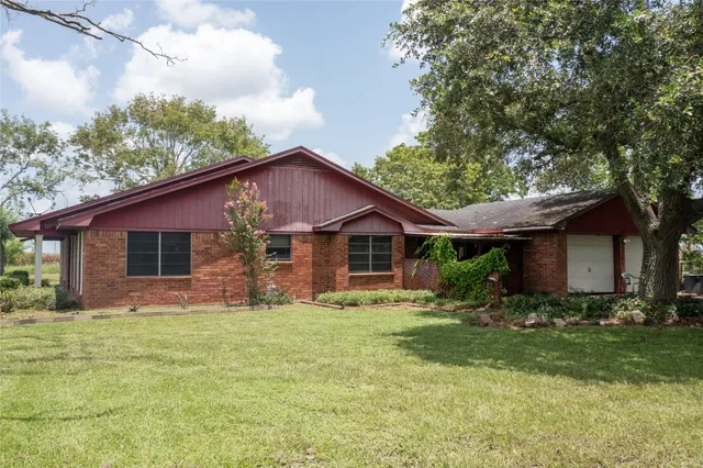 $249,900 | 270 Bode Street, El Campo, TX 77437