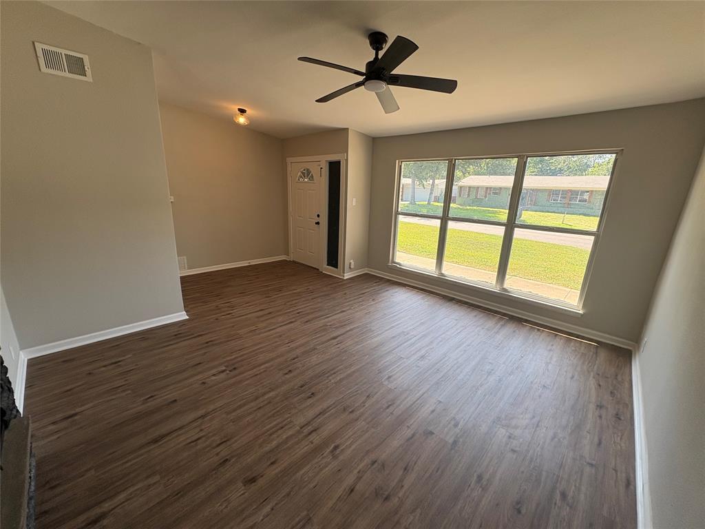 425 West Lamberth Road Sherman, TX 75092 - Photo 4 of 14