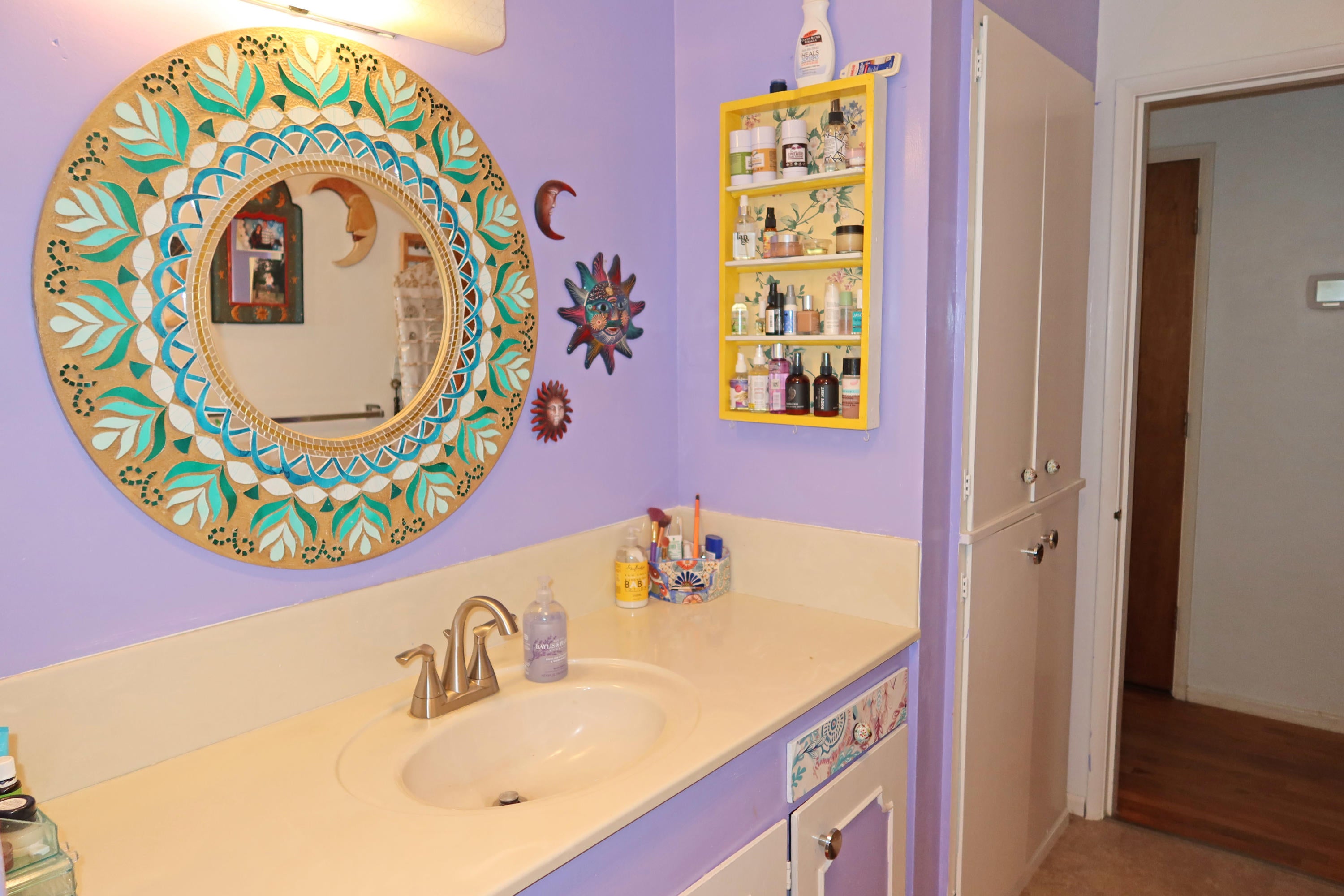 588 North 6th Street Central Point, OR 97502 - Photo 12 of 26 Full Bathroom