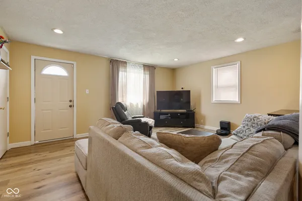 $187,000 | 2408 Jollissaint Avenue, New Albany, IN 47150