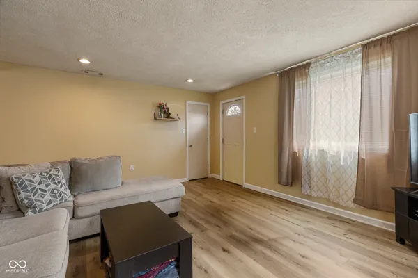 $187,000 | 2408 Jollissaint Avenue, New Albany, IN 47150