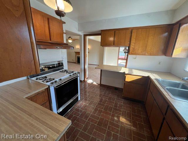 5981 Flemings Lake Road Clarkston, MI 48346 - Photo 15 of 66 Gallery Image 15