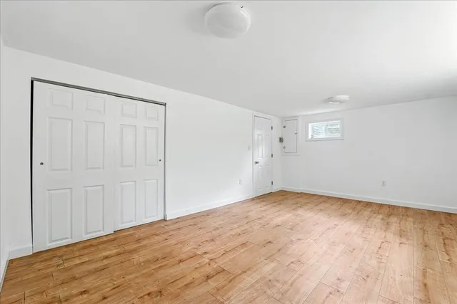 a view of yard with green space