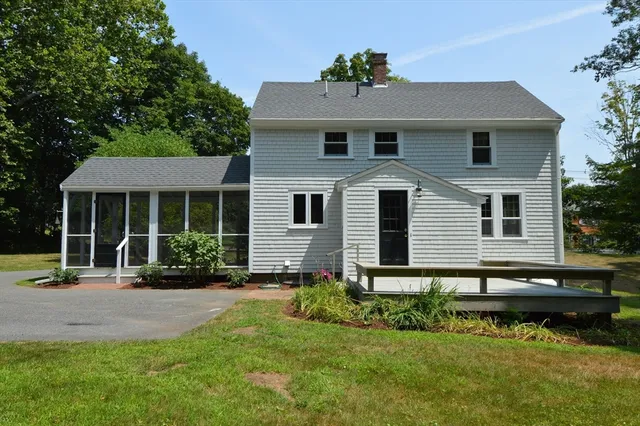 $825,000 | 105 North Main Street, Sherborn, MA 01770