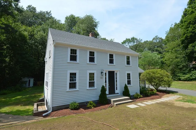 $825,000 | 105 North Main Street, Sherborn, MA 01770