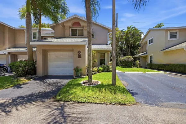 $419,999 | 2118 Discovery Circle West, Deerfield Beach, FL 33442