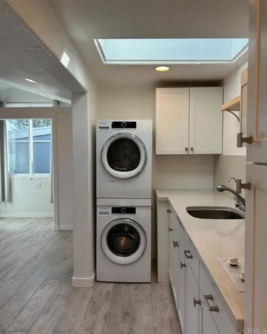 $3,500 | 142 East Glaucus Street, Encinitas, CA 92024