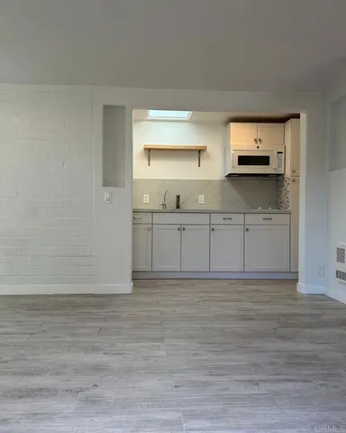 $3,500 | 142 East Glaucus Street, Encinitas, CA 92024