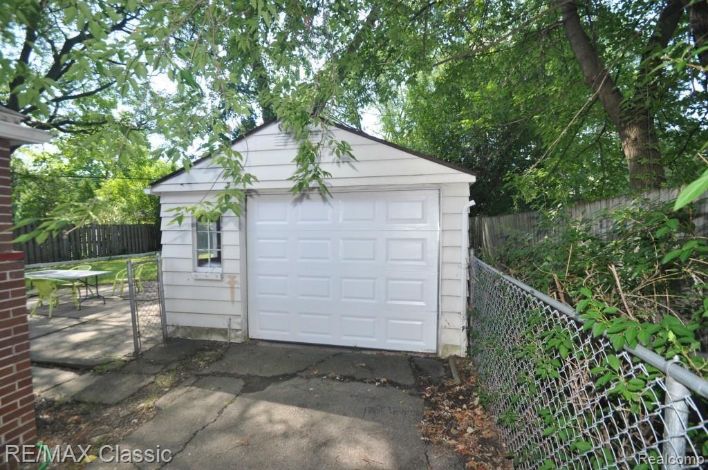 4407 West 14 Mile Road Royal Oak, MI 48073 - Photo 14 of 15