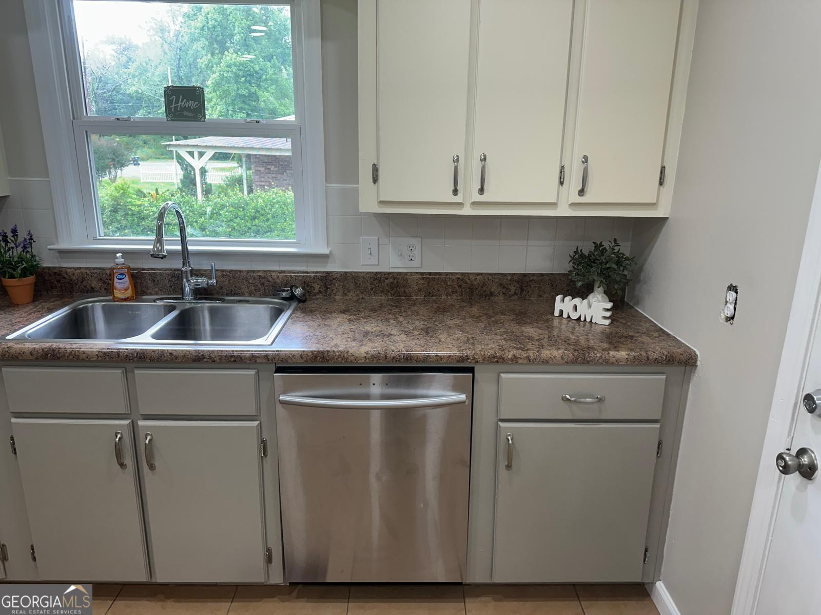 1300 Stonewall Street Dublin, GA 31021 - Photo 27 of 50