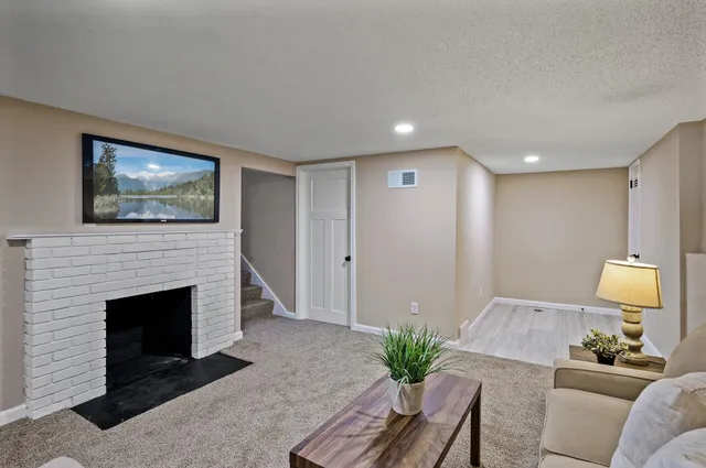 $410,000 | 7907 West 25th Street, St. Louis Park, MN 55426