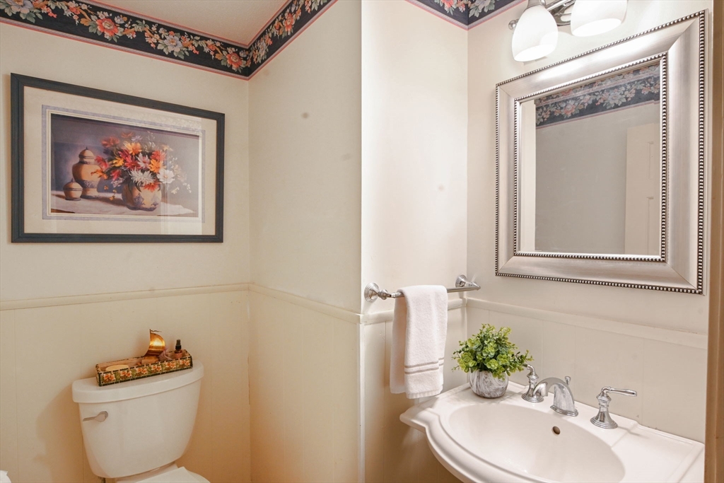 9 Faunce Mountain Road Sandwich, MA 02563 - Photo 17 of 24 Gallery Image 17