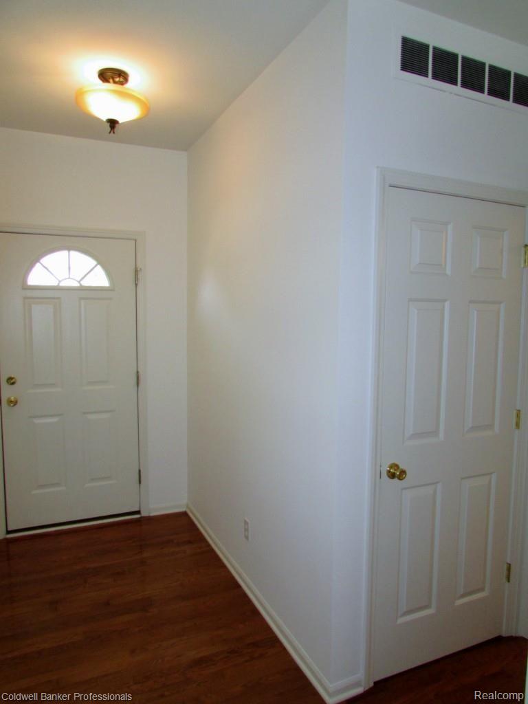 428 Otter Run Road Holly, MI 48442 - Photo 15 of 43 IMG_7944.jpg