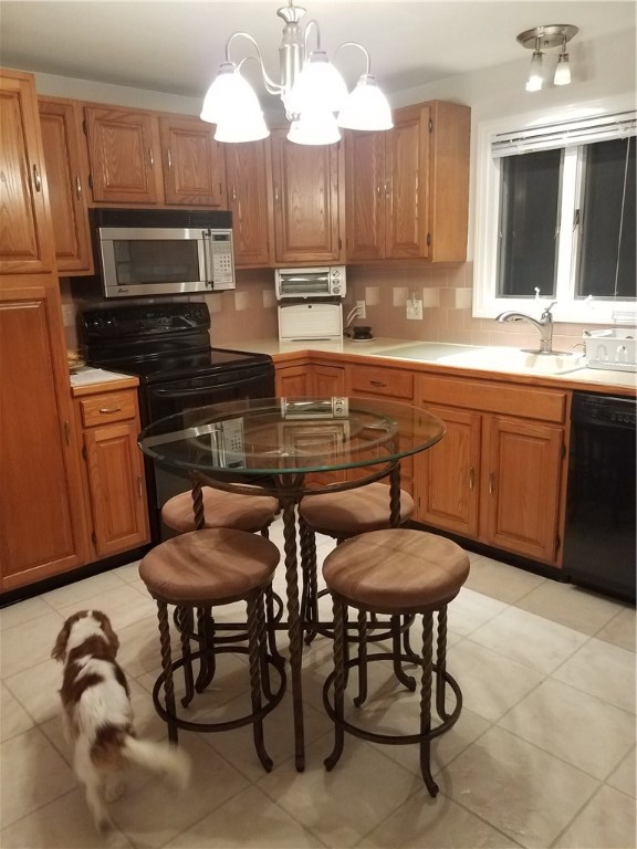 58 Balch Street Pawtucket, RI 02861 - Photo 4 of 24 Gallery Image 4