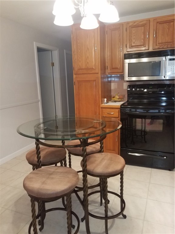 58 Balch Street Pawtucket, RI 02861 - Photo 5 of 24 Gallery Image 5