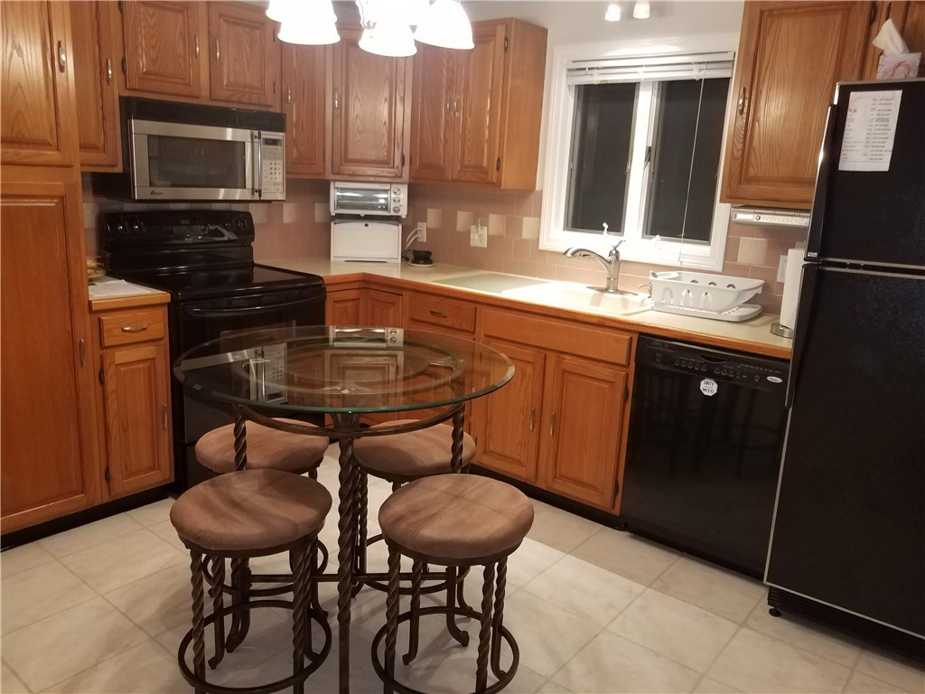 58 Balch Street Pawtucket, RI 02861 - Photo 6 of 24 Gallery Image 6
