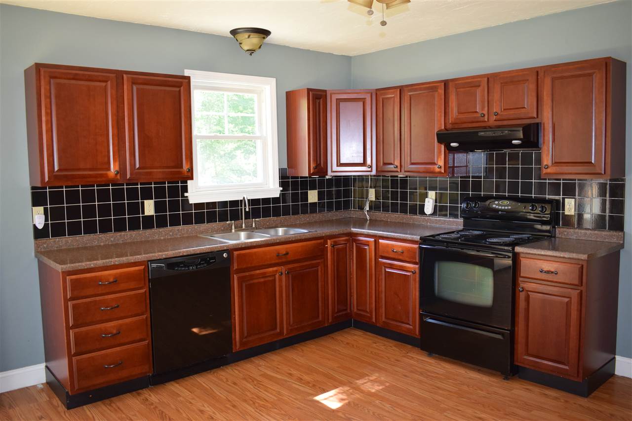 23 Western Avenue Rochester, NH 03867 - Photo 5 of 28