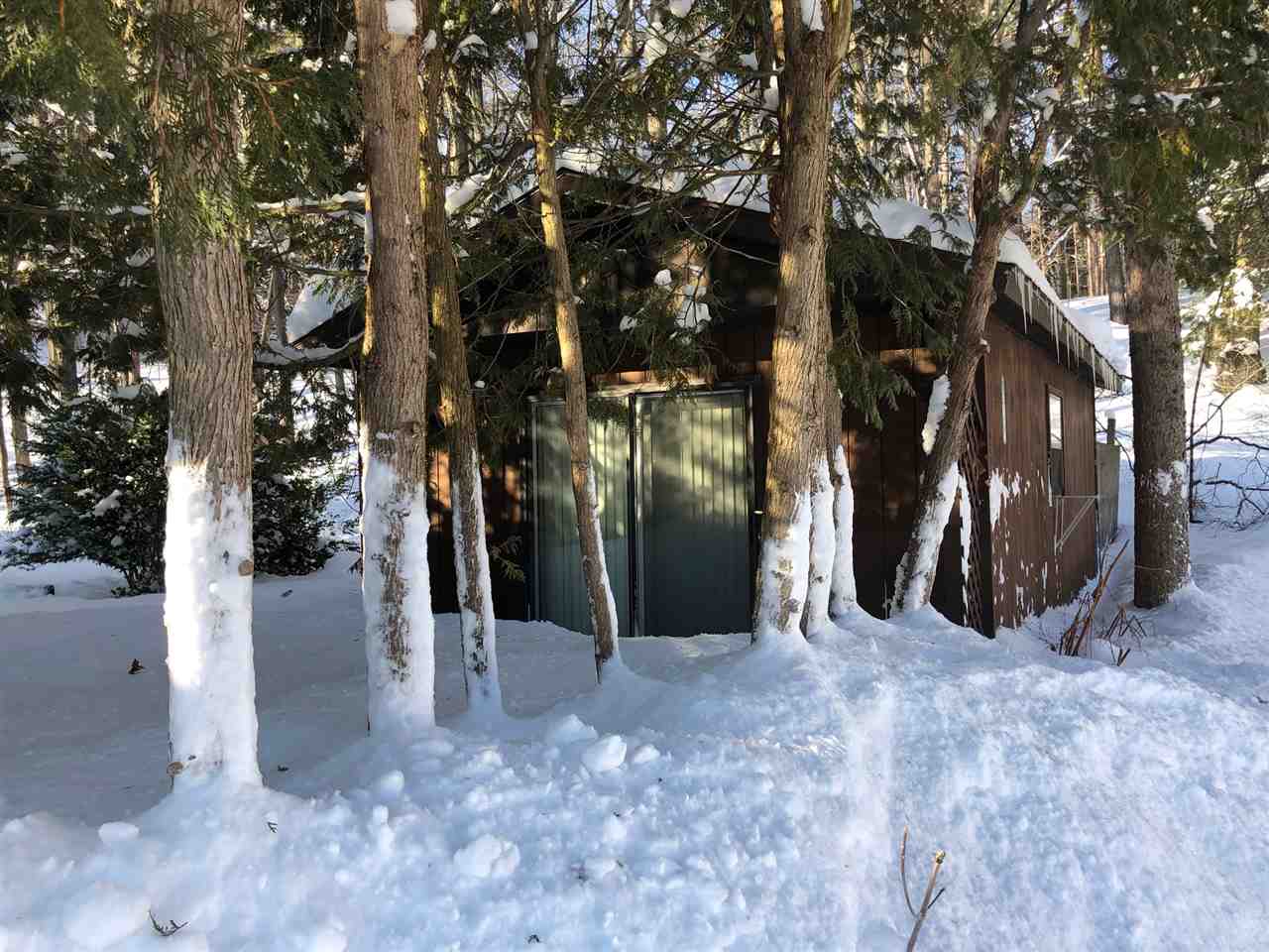 7597 East Shore Road Traverse City, MI 49686 - Photo 4 of 13 1857538-3.JPG