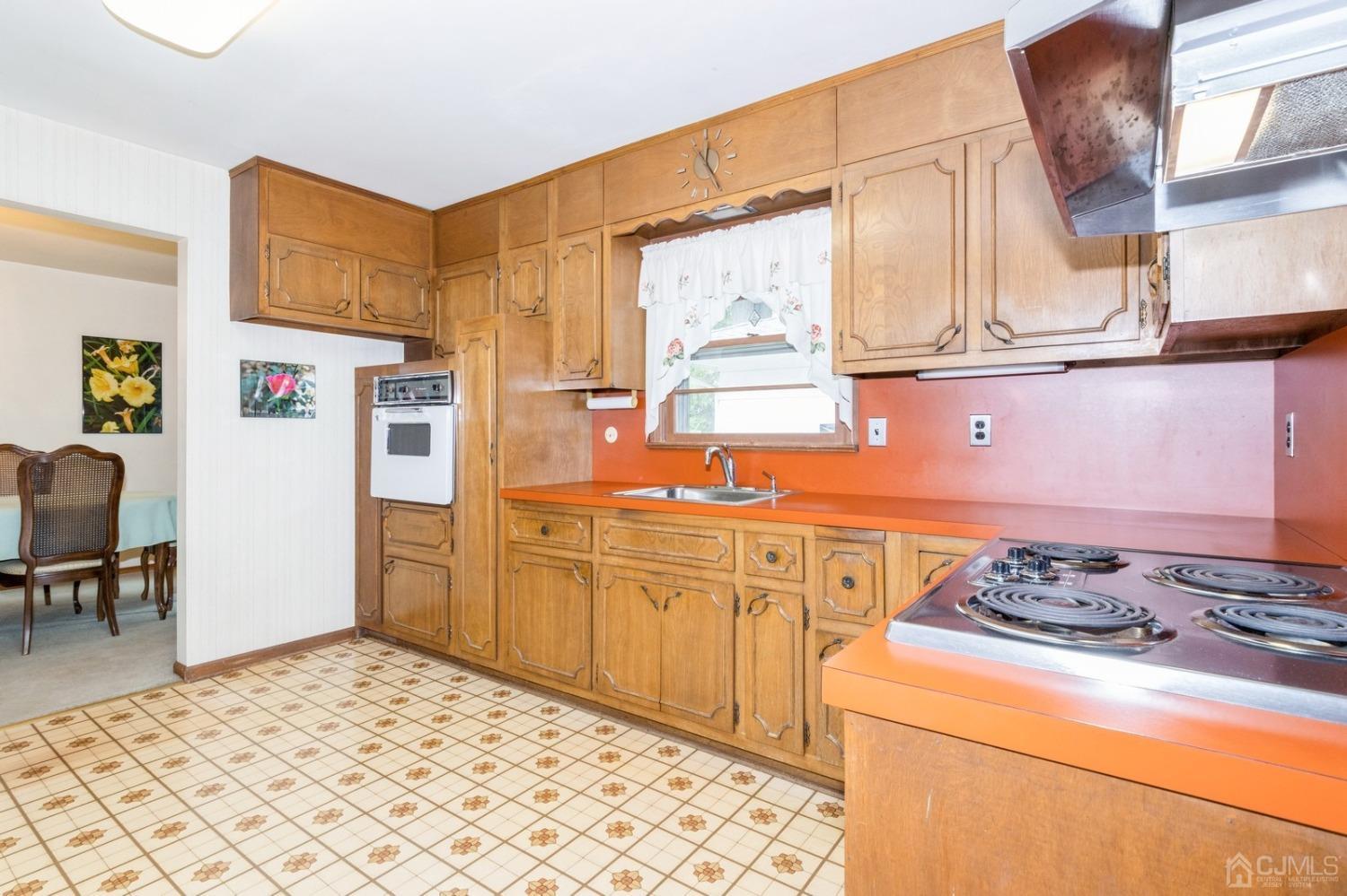 531 Ryders Lane East Brunswick, NJ 08816 - Photo 24 of 55